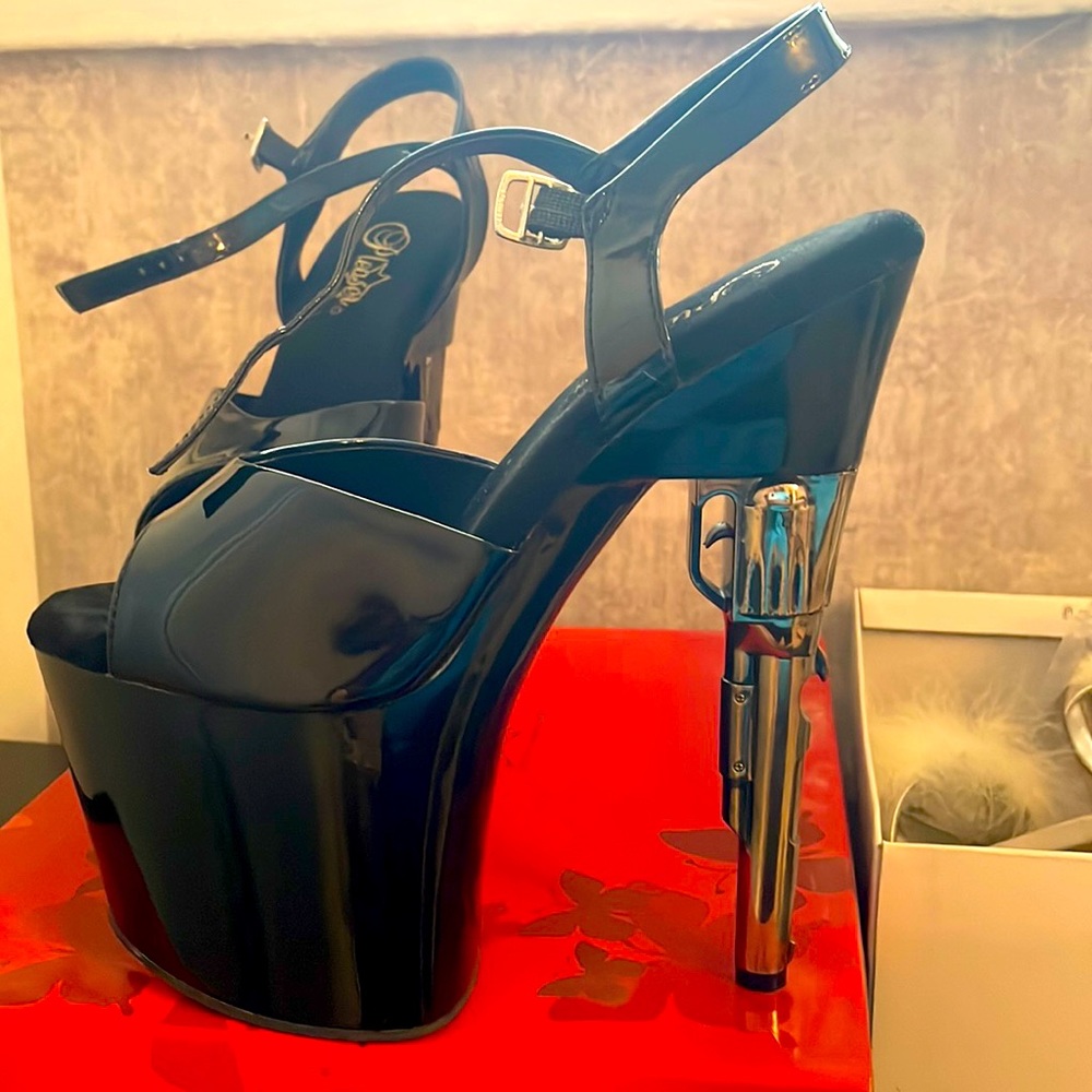 Bond Pleasure Pistol Heel . patent leather